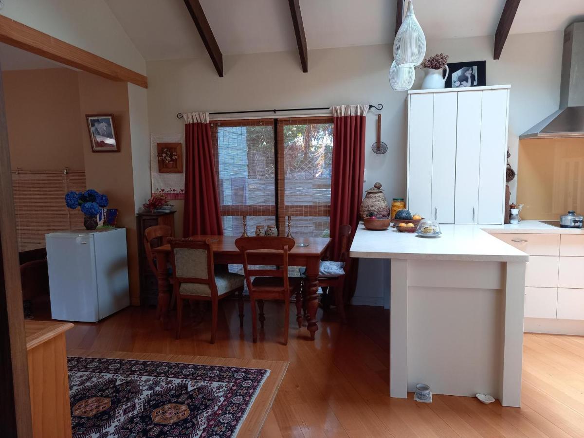 Bed and Breakfast Birds Eyes Te Awanga Экстерьер фото