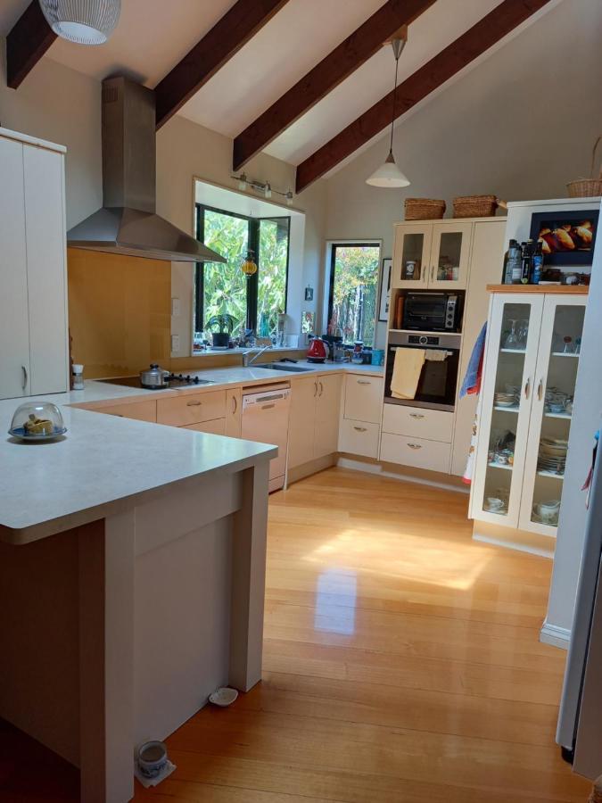 Bed and Breakfast Birds Eyes Te Awanga Экстерьер фото